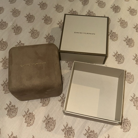 David Yurman earring box - Picture 4 of 4